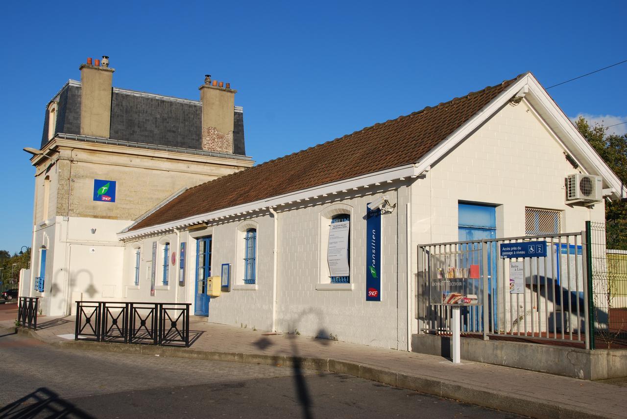Méry-sur-Oise Hotel Dg מראה חיצוני תמונה